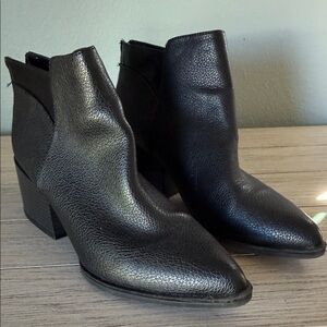 Simply Vera Vera Wang Black Pointed Toe Ankle Booties
